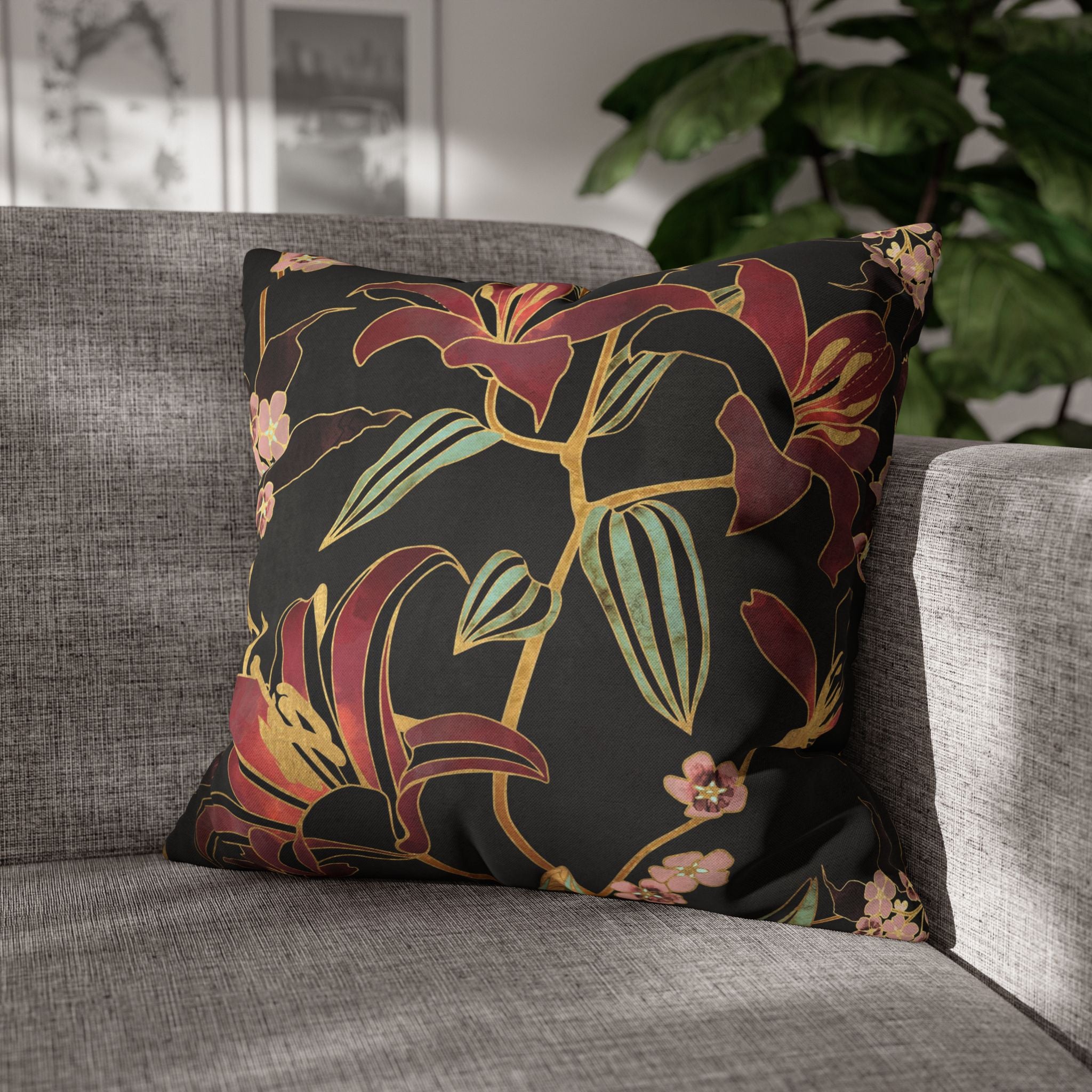 Lily - Decorative Pillow Cover