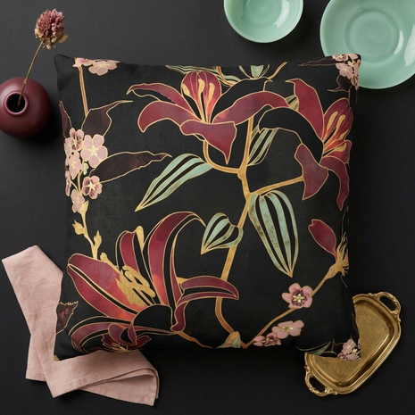 Lily - Decorative Pillow Cover